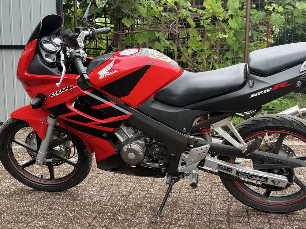 Honda cbr 125   2004 rok