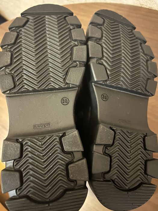 Черевики жіночі осінні шкіряні нові (38р; 24,5см)