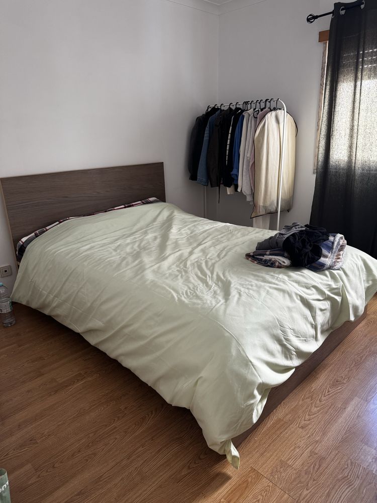 Cama de Casal e Comoda