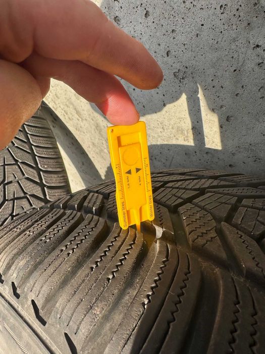 Opony zimowe Hankook 255/40 R20 – używane, bardzo dobry stan!