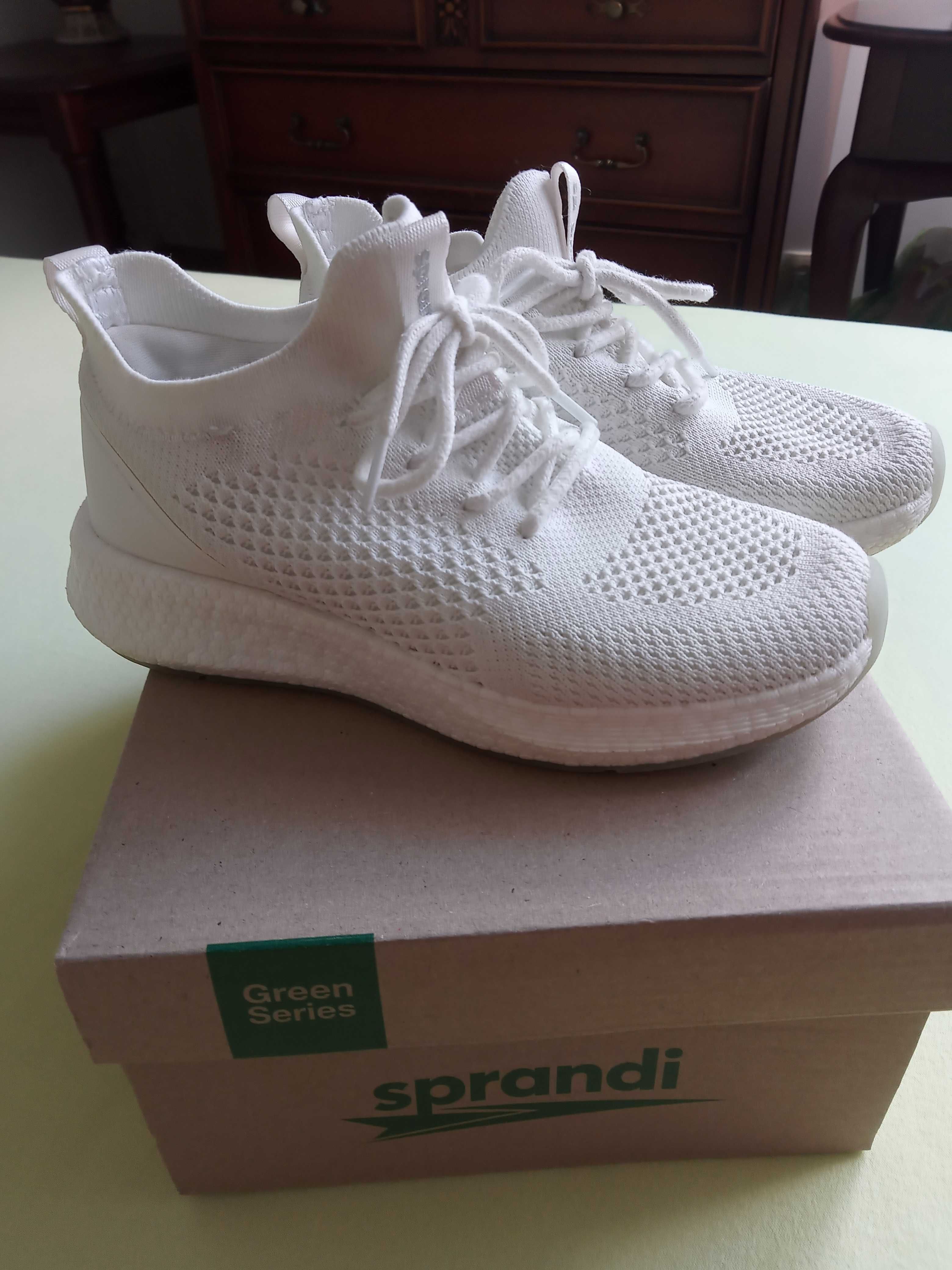 Buty sportowe Sprandi r 32