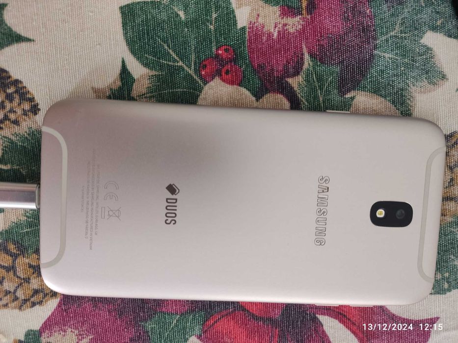 Vendo Samsung Galaxy J7 duos dourado para peças ou reparar