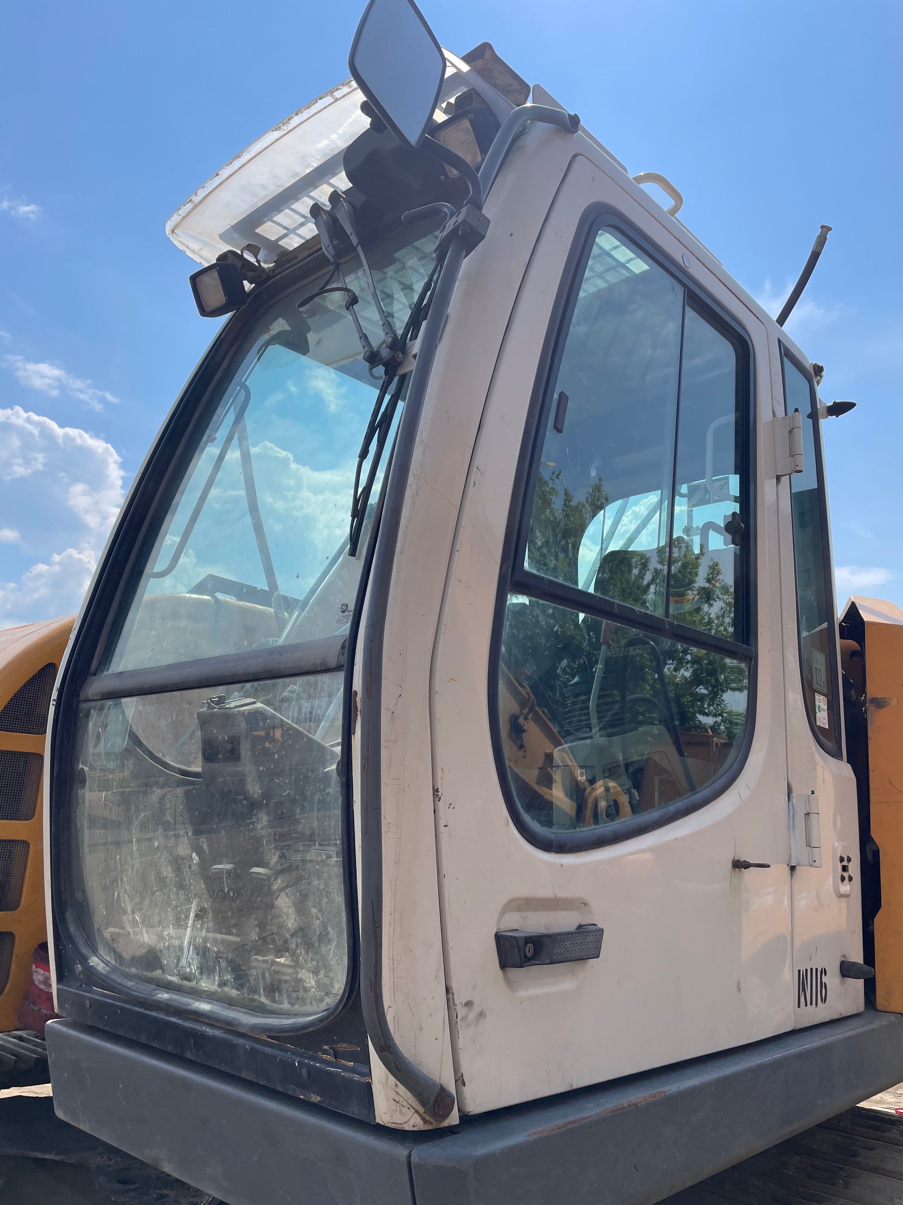 Kabina szkielet LIEBHERR R924C Compact koparka