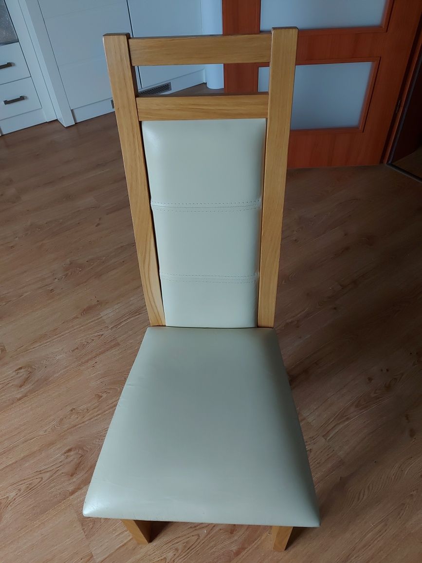 Krzesła  drewniane