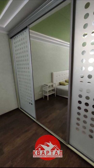 Продается 2-х к. кв. с капремонтом в кирпичном доме, ул. Добролюбова