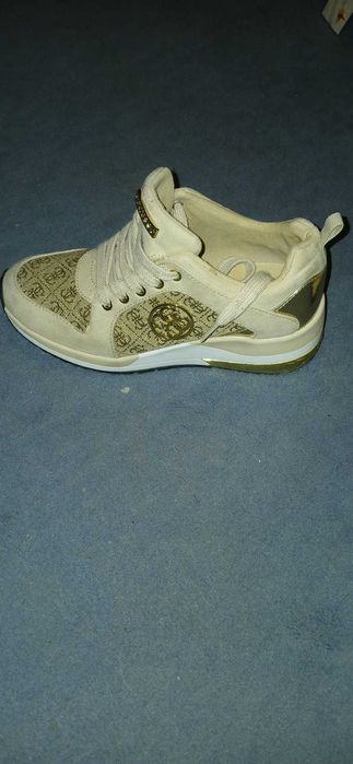 Tenis de mulher Guess 36