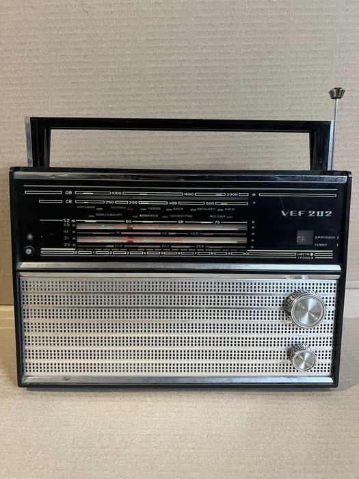 Радиоприемник VEF 202 Радіоприймач( транзистор)
