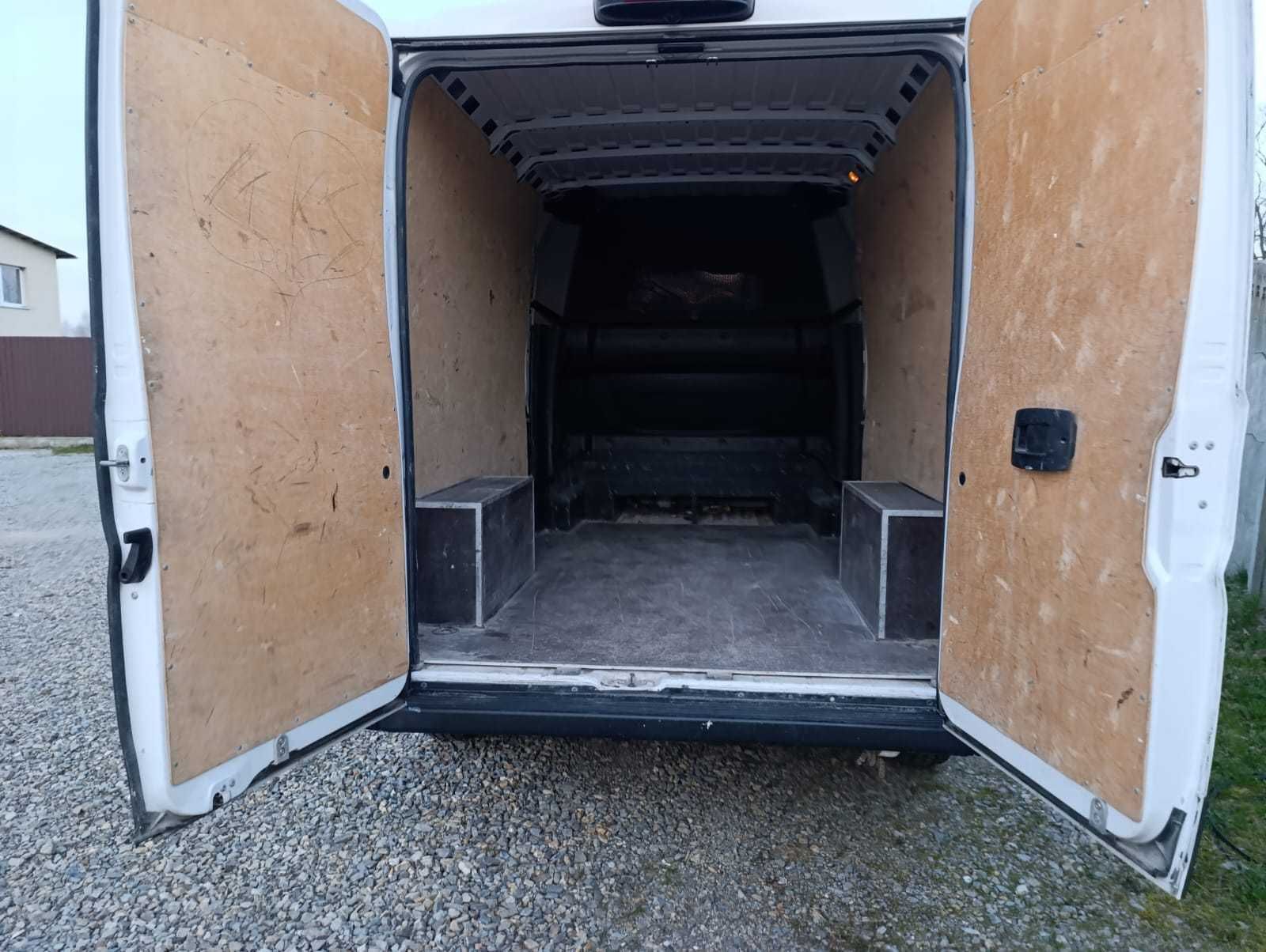 Bus blaszak  brygadówka laweta wynajem wypożyczalnia busów