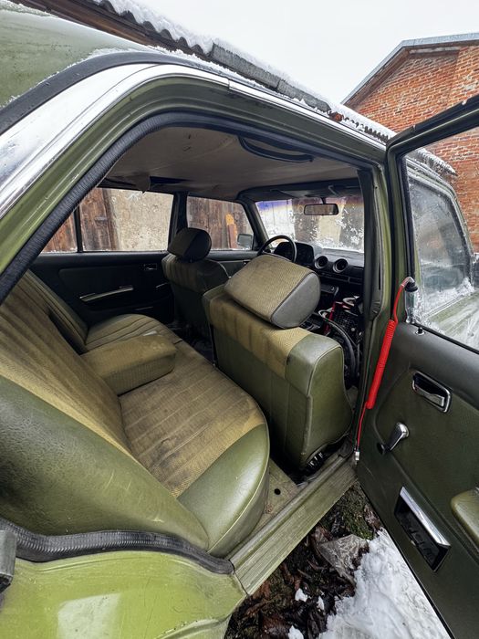 Машина Mercedes w123