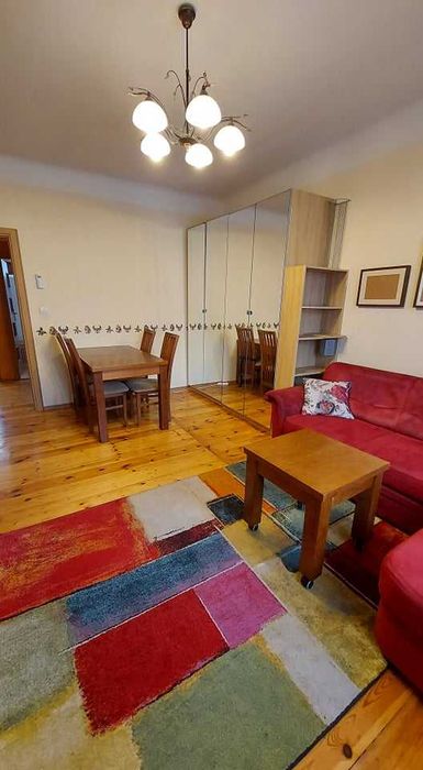 Pokój dla kobiety w mieszkaniu dwupokojowym do wynajęcia