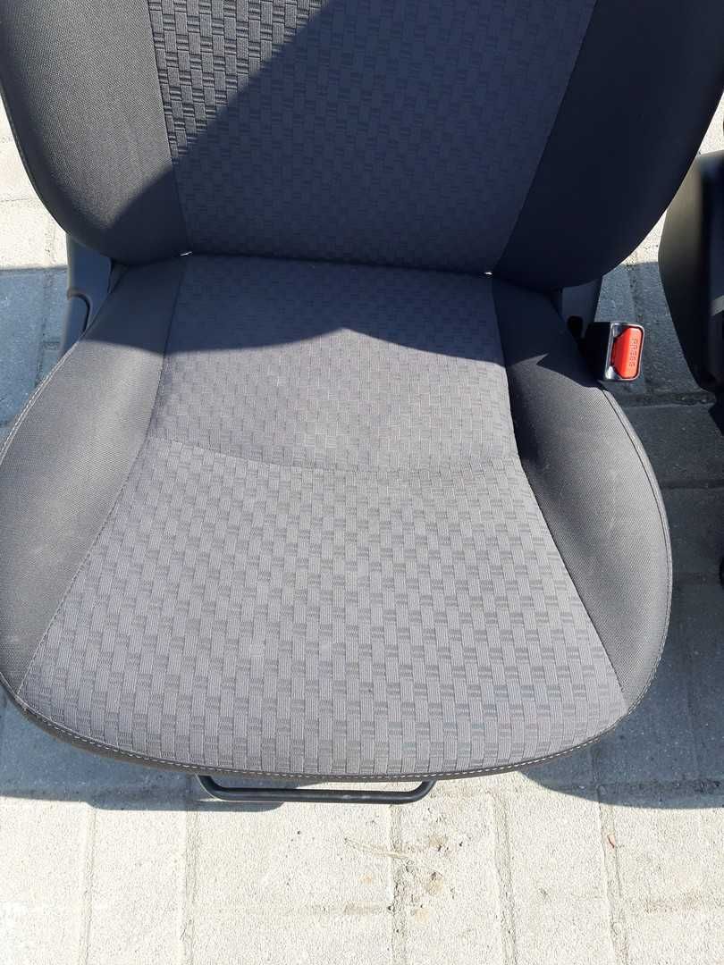 Mitsubishi Space Star 2 fotele komplet foteli przednie podgrzewane