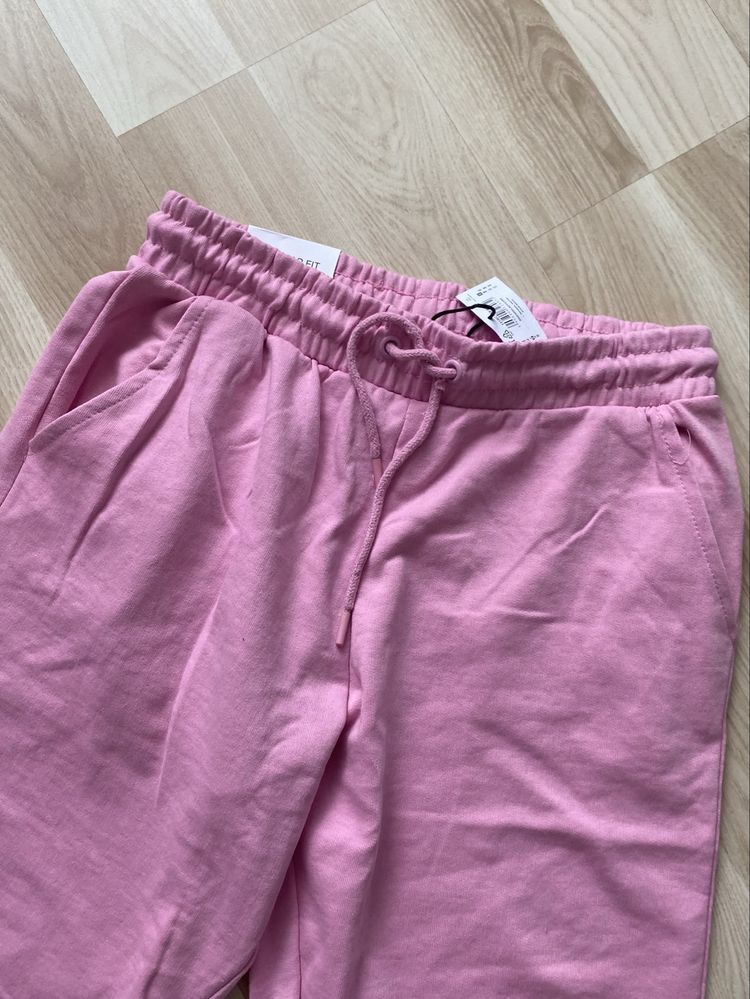 Damskie spodnie dresowe regular fit rozmiar M nowe z metką  Sinsay