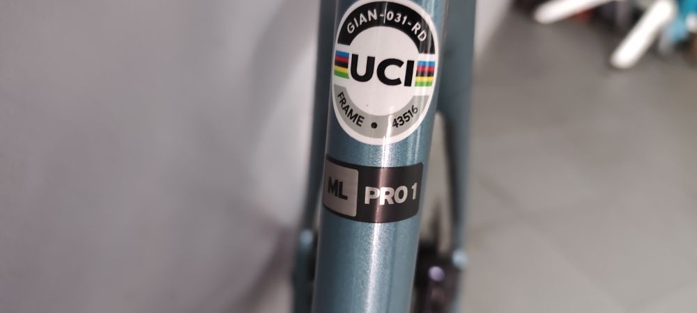 Bicicleta de Estrada GIANT TCR 2023