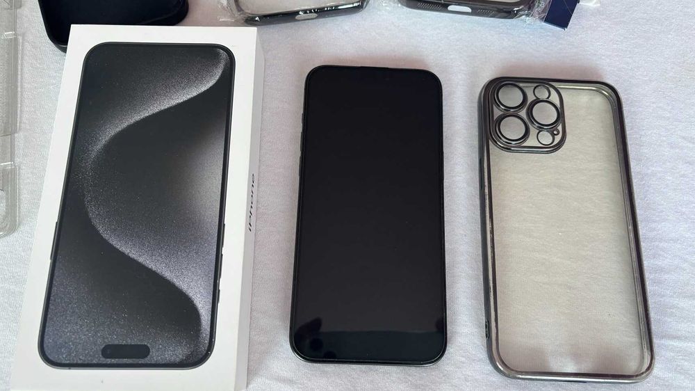 Iphone 15 Pro Max Black Titan 256GB + etui + szkła
