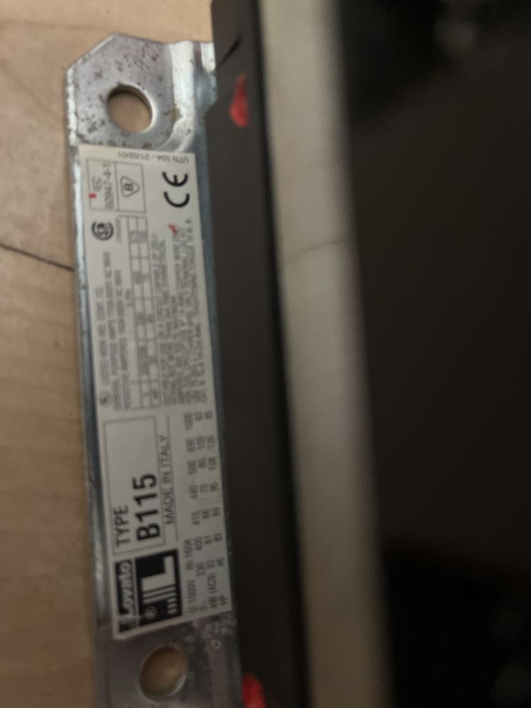 Контактор Lovato B115 с катушкой на 110–125 В AC/DC