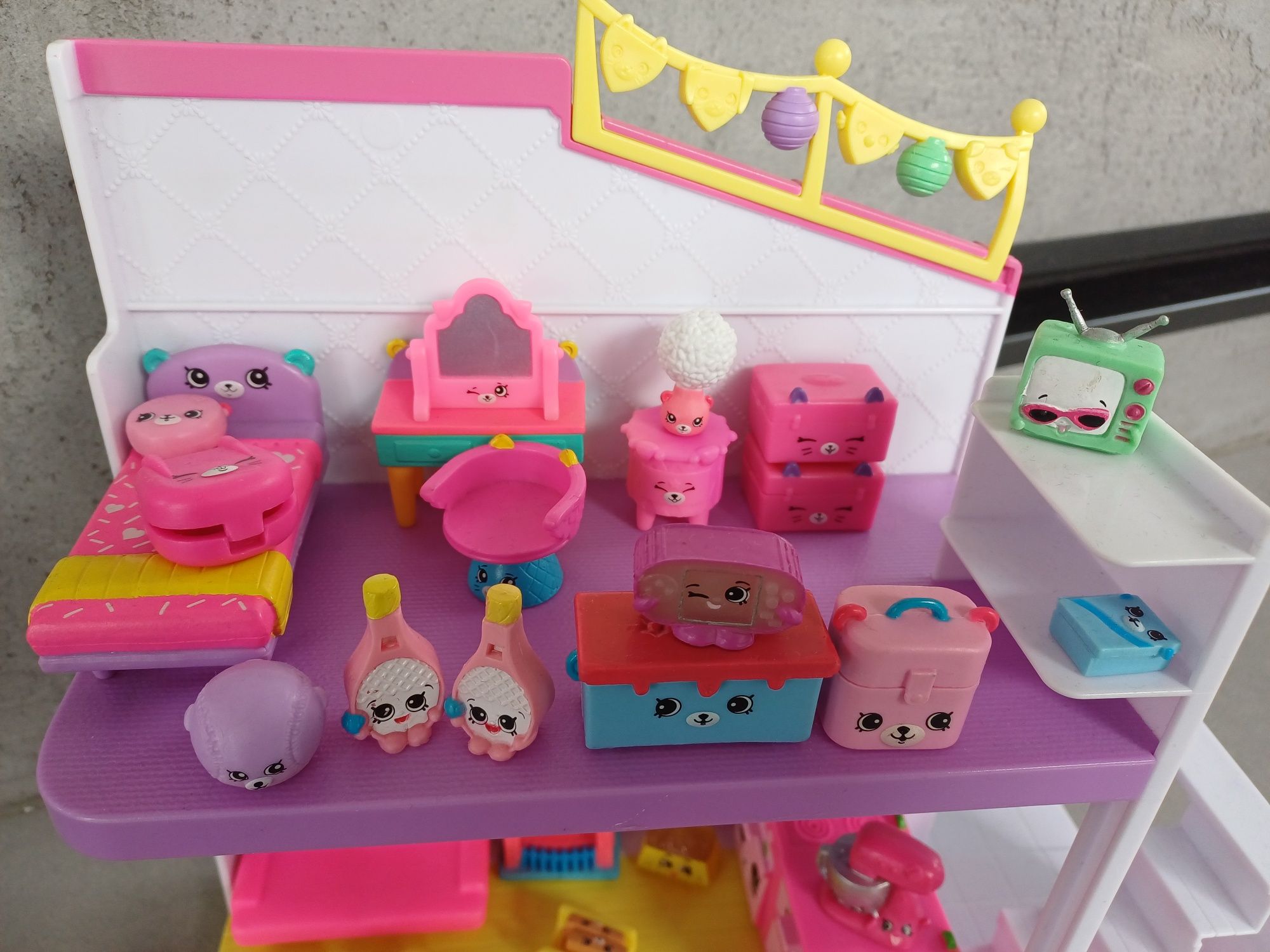 Zestaw domek Shopkins laleczka akcesoria