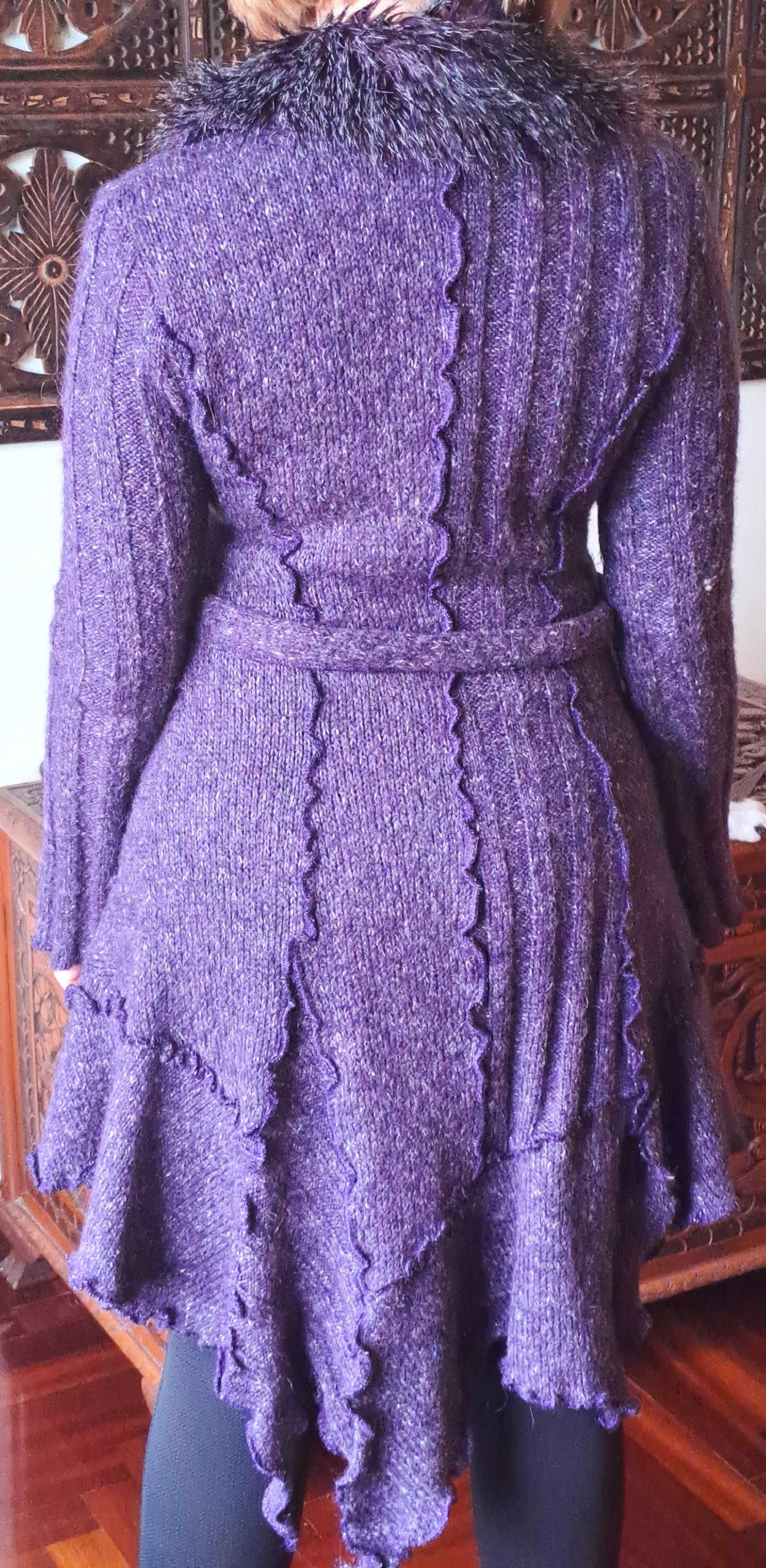 Casaco roxo em malha moderno