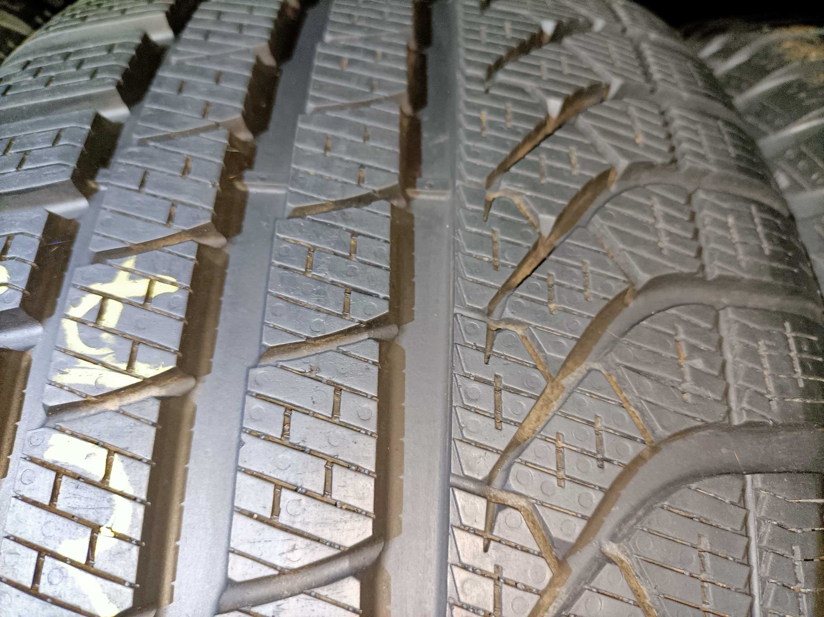 245/40/19 PIRELLI Sotto zero kpl, demo jak nowe z 21-23r. komplet
