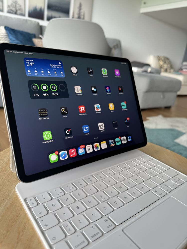 iPad Pro 11” + Magic Keyboard + Capa – Impecável