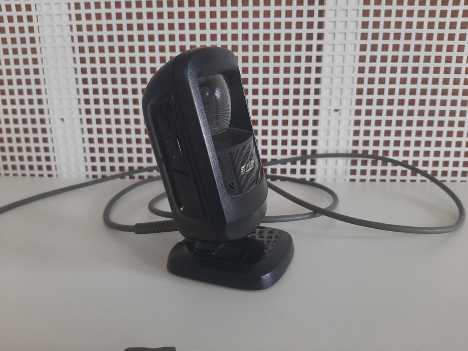 Skaner czytnik kodów Symbol DS9208 USB czarny