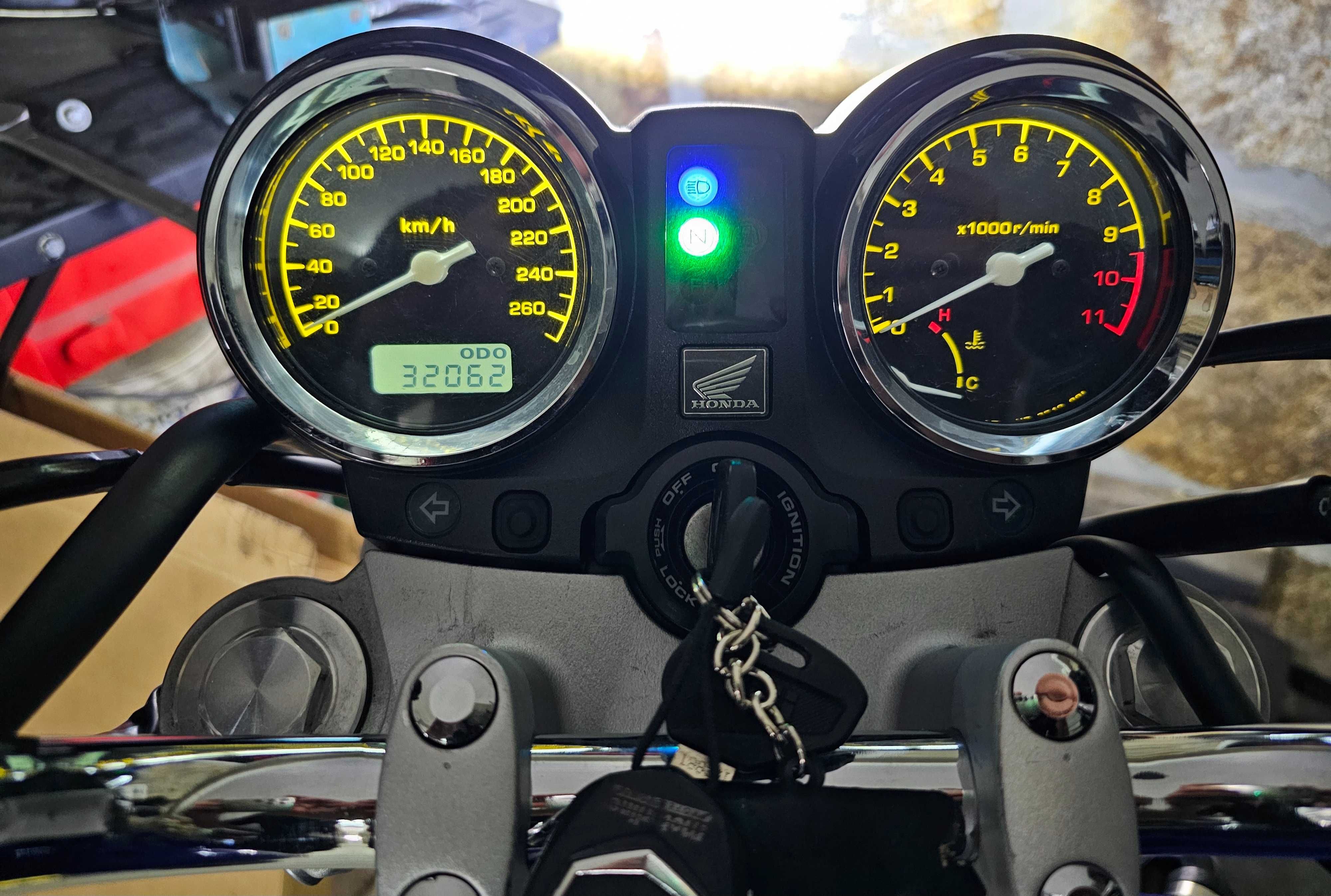Honda hornet CB 900 f