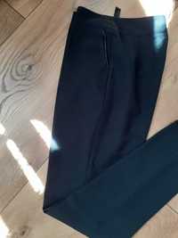 Czarne spodnie z materiału