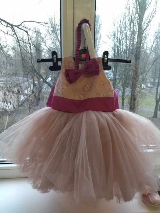 Продам гарне плаття та черевички