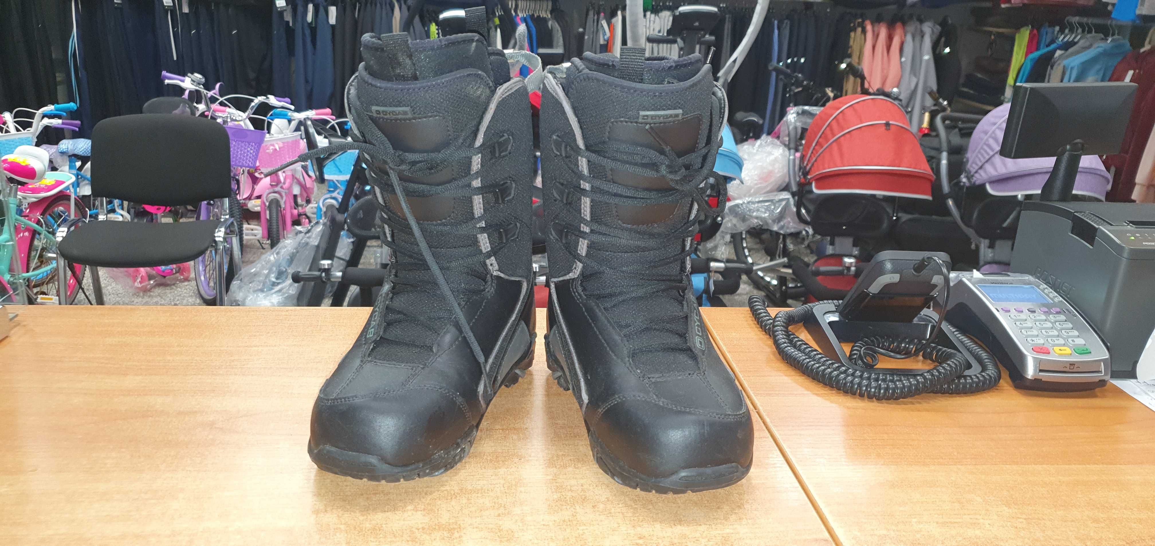 Buty snowboardowe CYCAB ( rozmiar 38 )