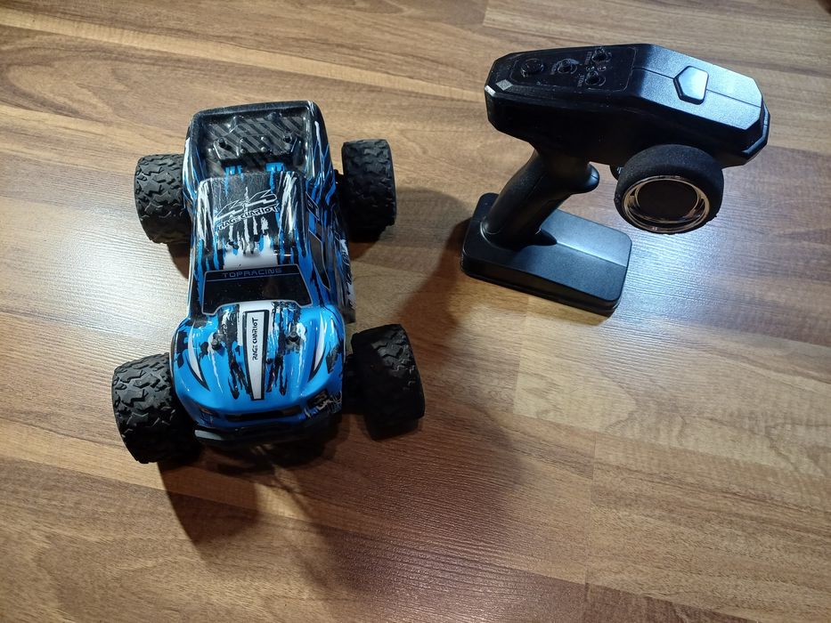 Autko RC Samochodzik zdalnie sterowany skala 1/16