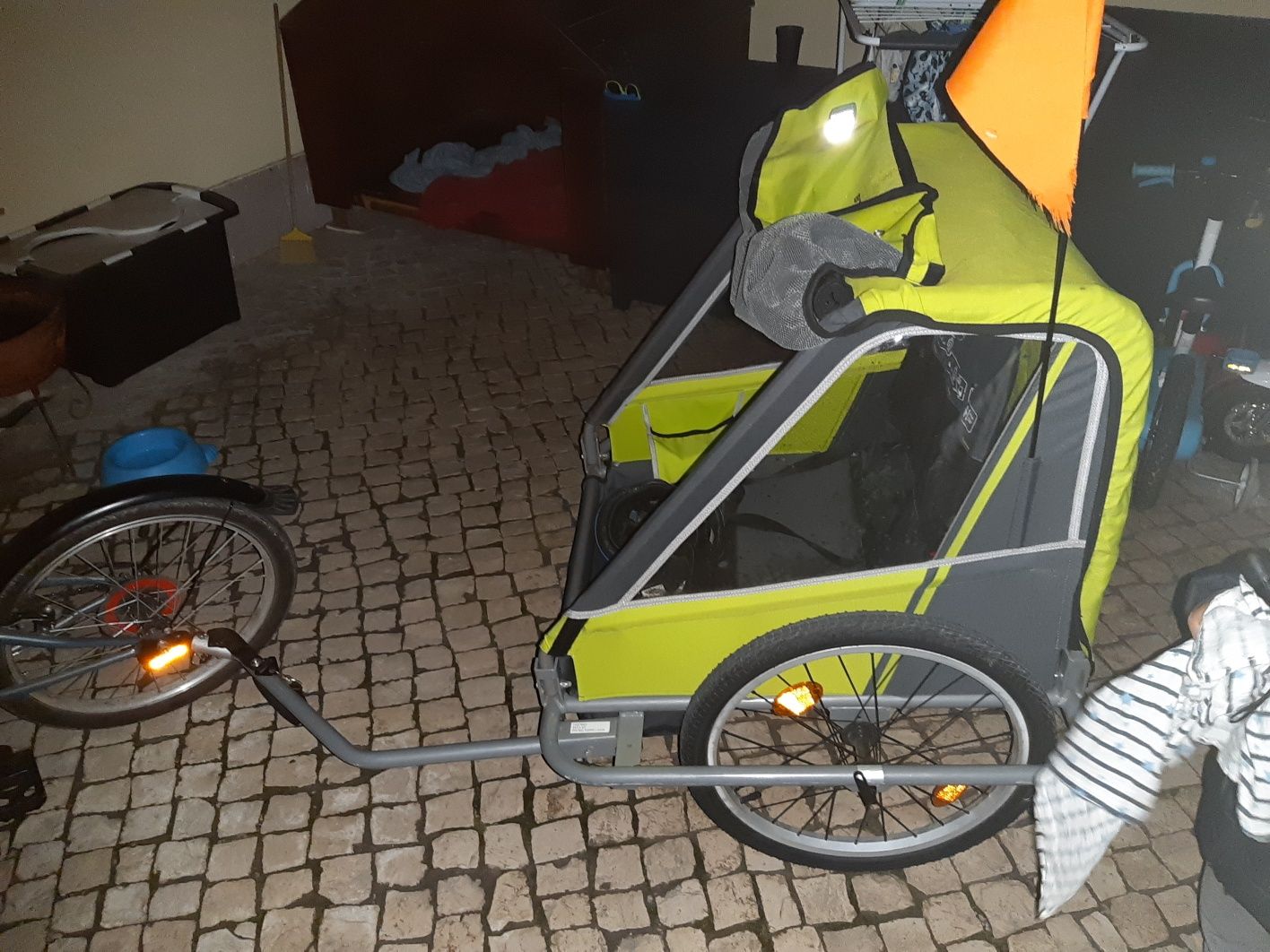 Reboque de bicicleta para 2 crianças