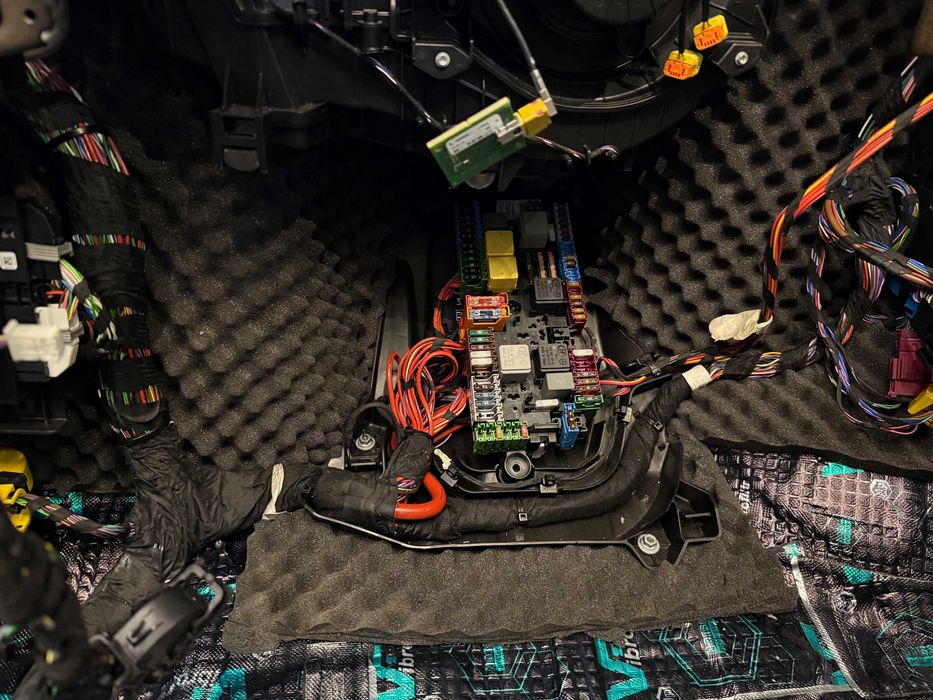 Serwis i doposażenia kamperów i przyczep wygłuszanie audio