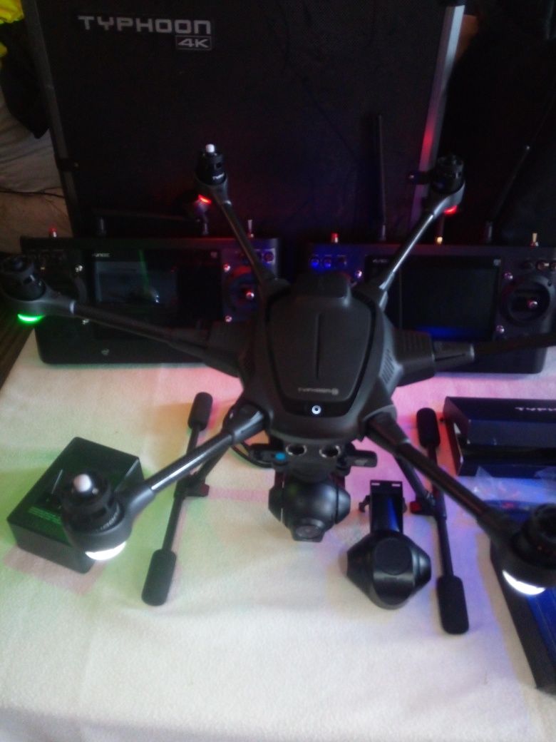Yuneec typhoon h plus
