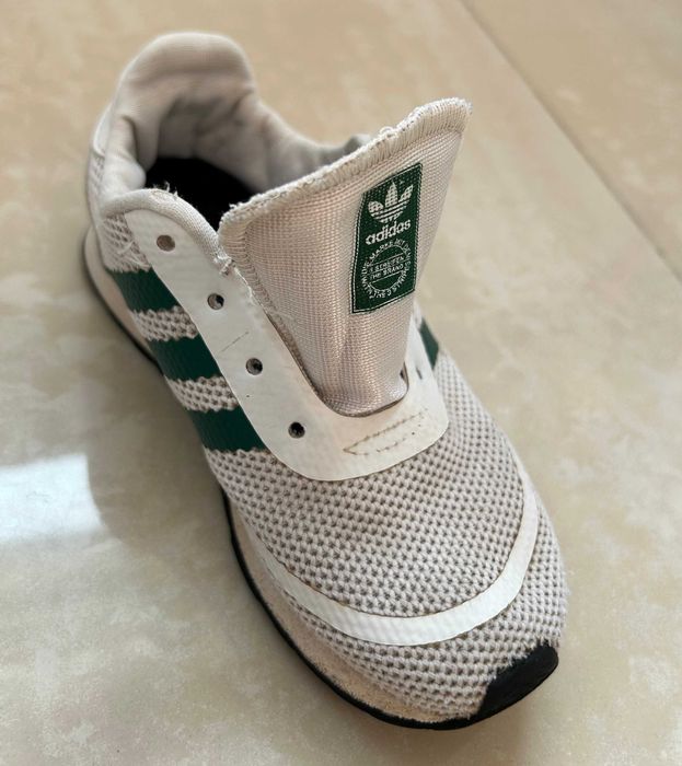 Ténis criança - adidas brancas - 27