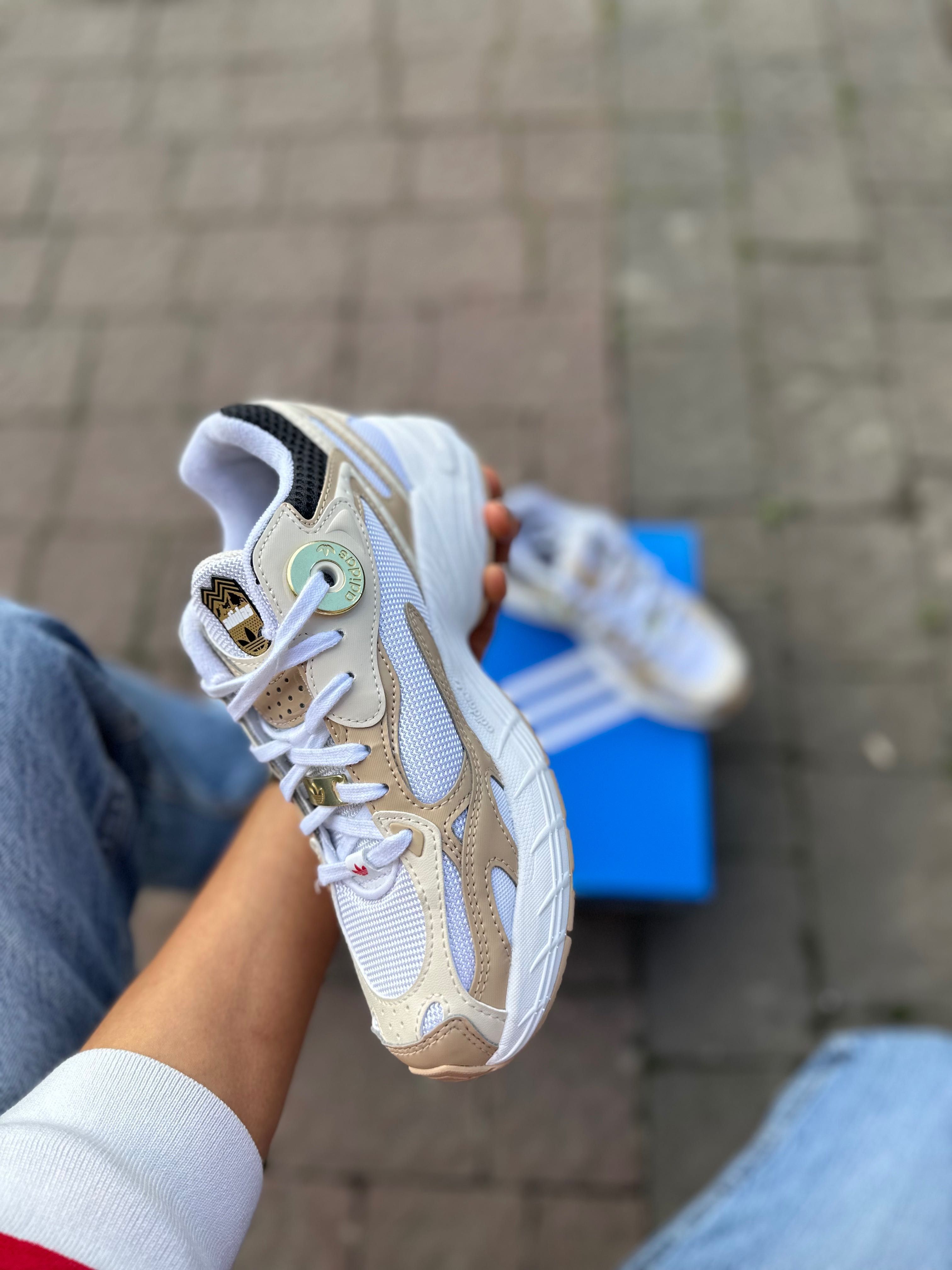 Оригінальні кросівки Adidas Astir W IF4831