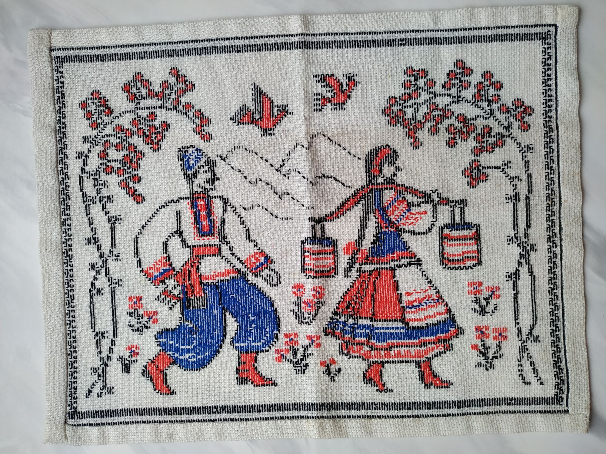 Вишита картина вишивка фольклор українский козак і дівчина
