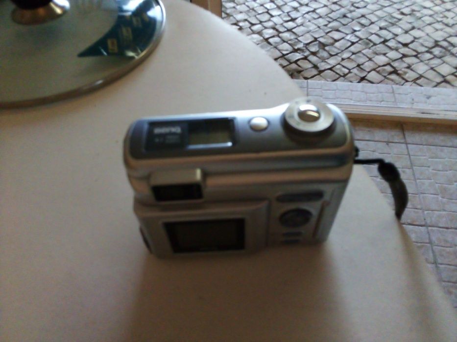 Máquinas fotográficas Roniflex X3000 e Benq DL4500