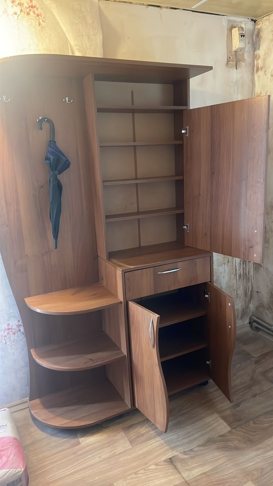 Продам прихожу вживану