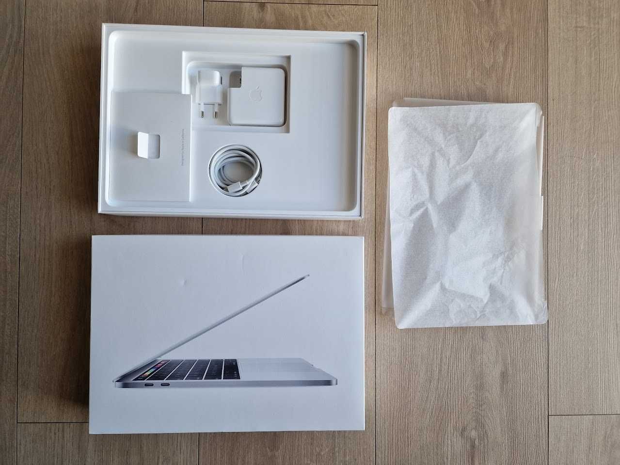 MacBook Pro (A1989, i5 4 rdzenie, 8/256, Touch Bar) - ideał, 69 cykli