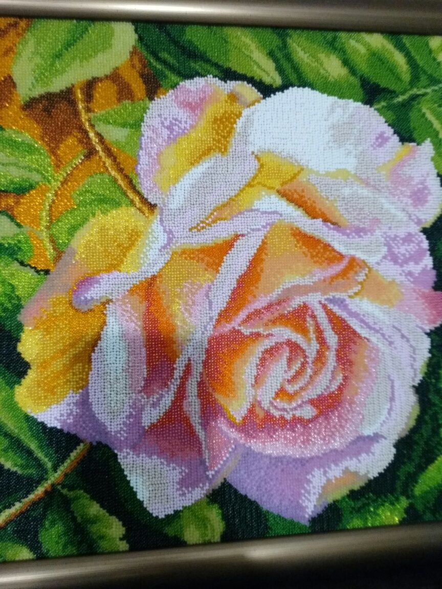 Картина бисером роза