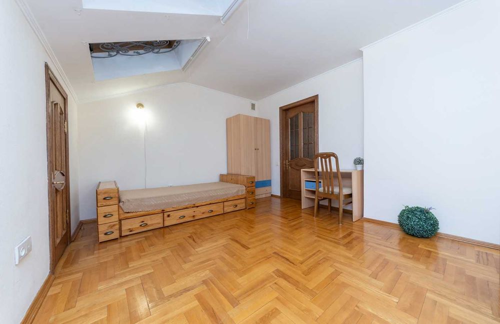 4к Жилянська 7, метро Олімпійська, Палац спорту