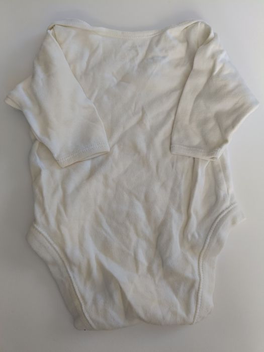 Białe body dziecięce r 56 do odświeżenia stan jak na zdjęciu