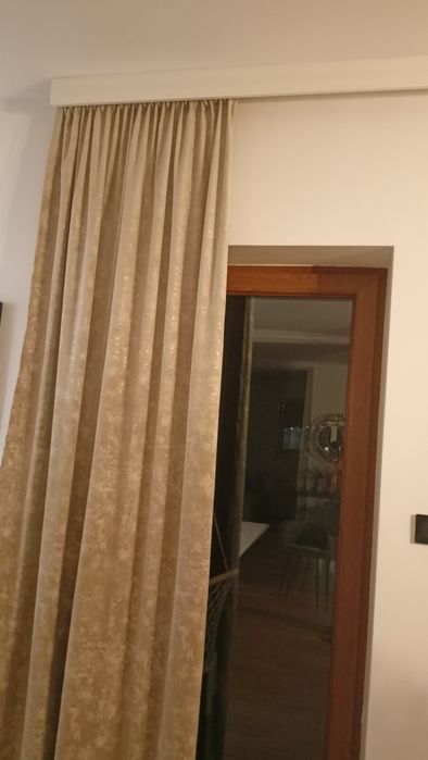 Zasłona  welvetowa w kolorze beżowo złotym - 2 sztuki