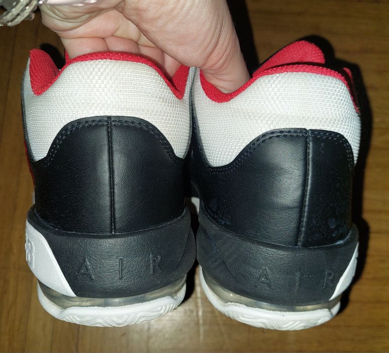 Sneakersy Jordan Max Aura 3 skóra 38