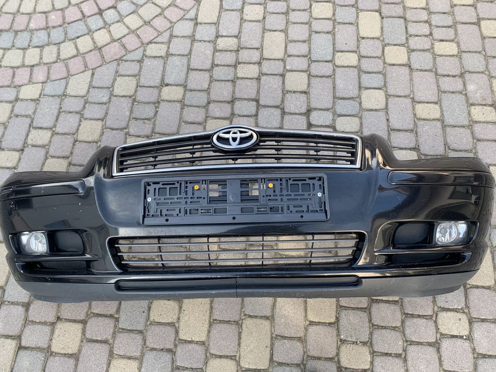 Бампер передній Toyota Avensis t25 авенсіс т25