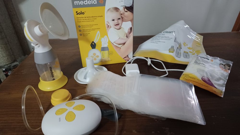 Bomba Medela com sacos de congelação