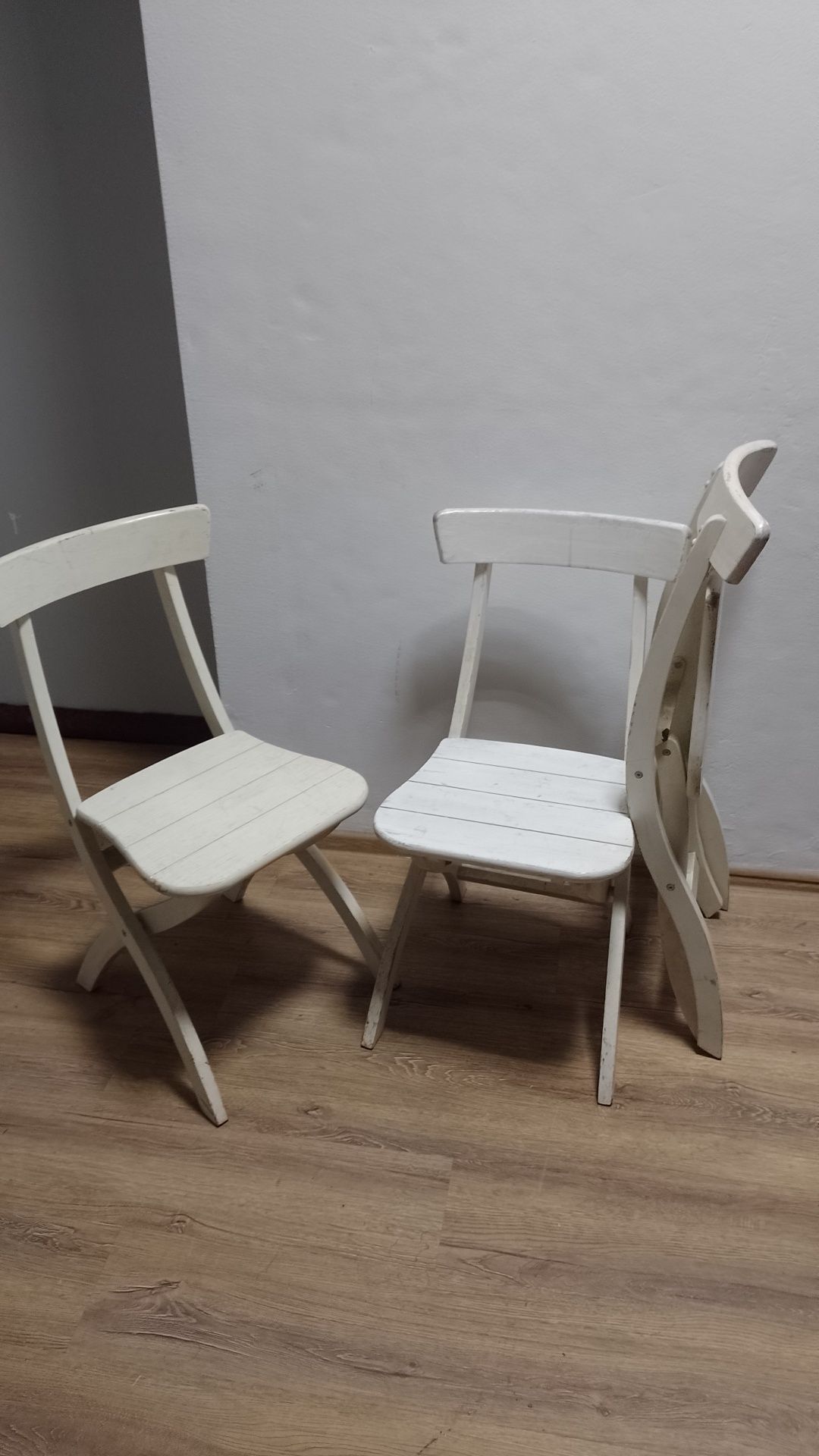 Krzesło drewniane białe składane