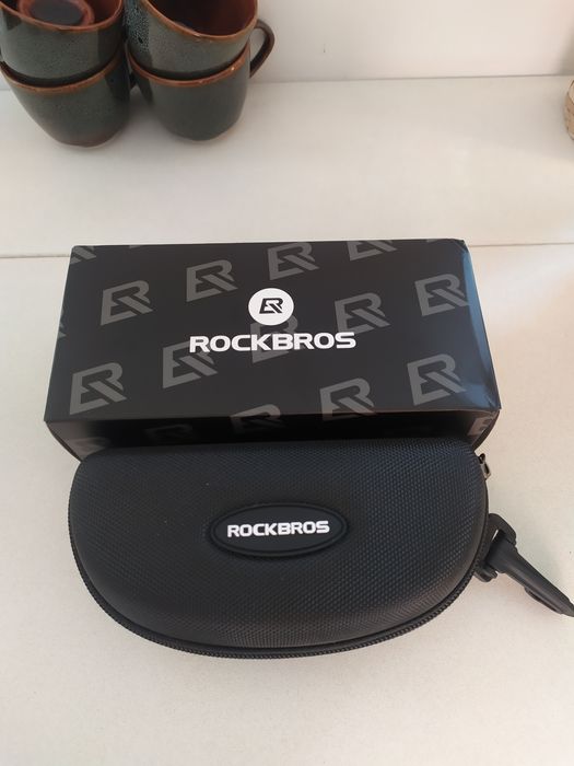 Okulary fotochromowe, nowe z etui, przeciwsłoneczne, przezroczyste