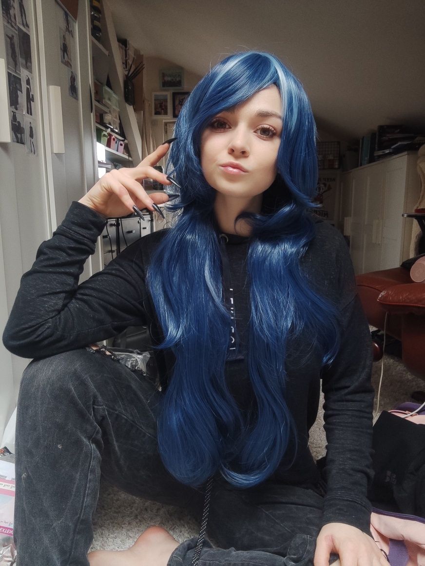 Niebieska długa peruka z grzywką anime blue cosplay wig