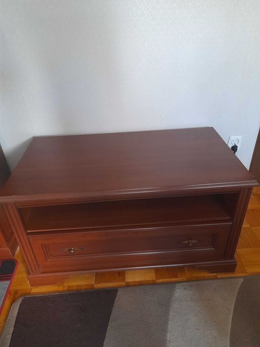 Szafka RTV klasyczna