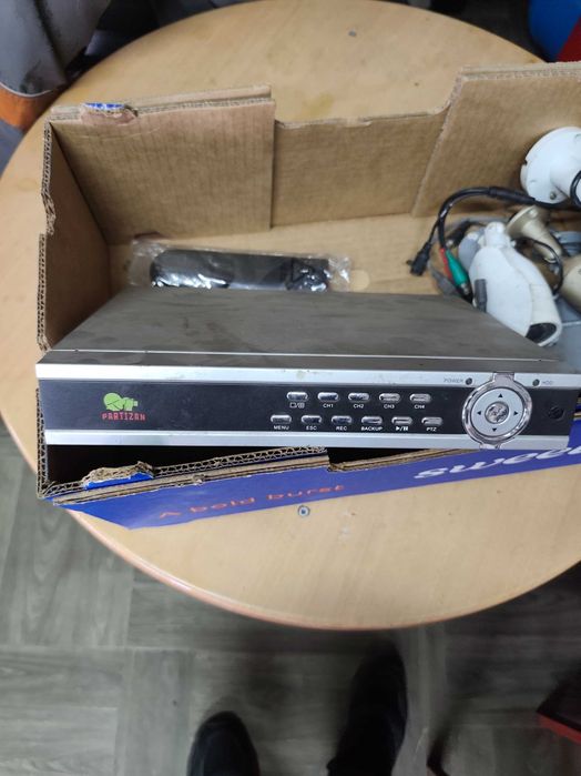Відеорегістратор partizan на 4 камери+камери